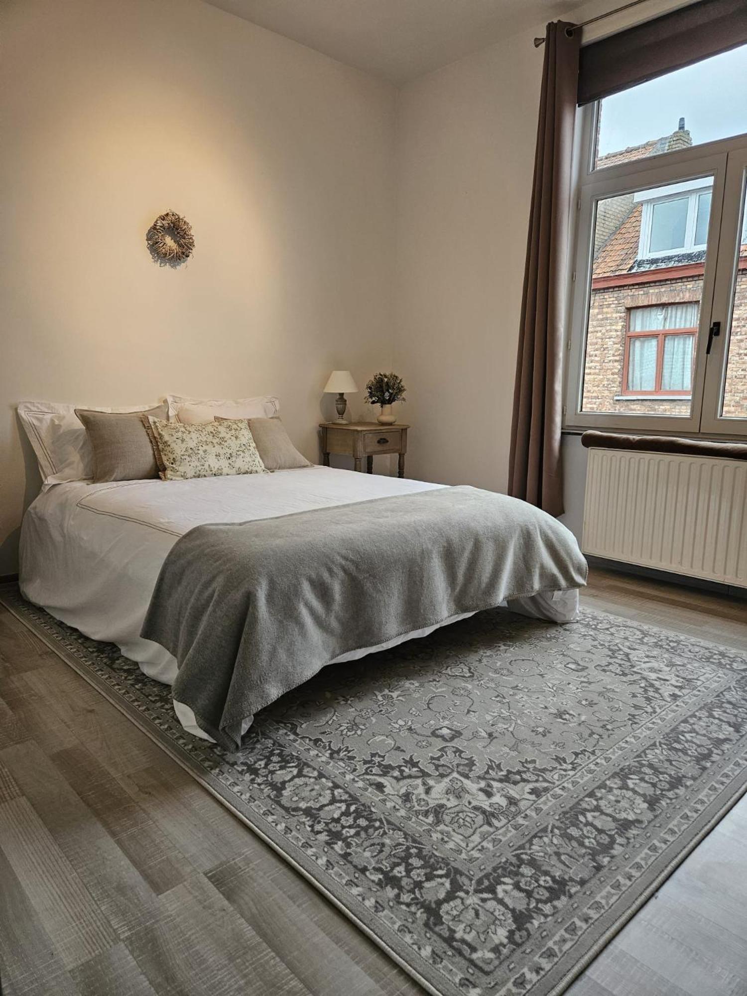 Scone - Guestroom - Centre Of In Calm Area *